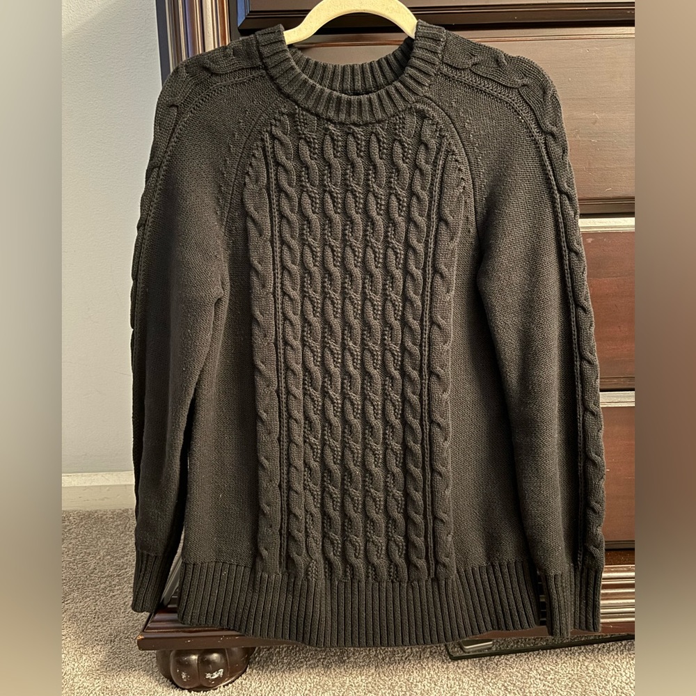 Maternity black Gap sweater. In great condition